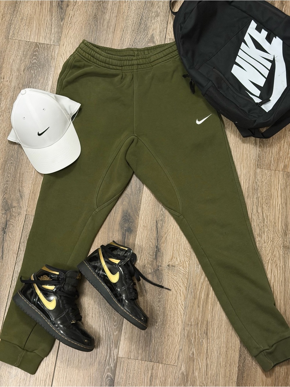 💚 Nike Olive Green Fleece Joggers – Size Small